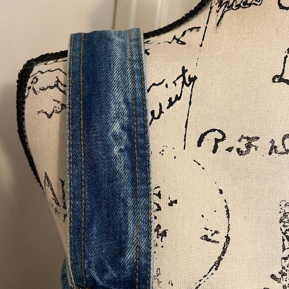 Vintage Guess Blue Distressed Denim Button Closure Crop Top Boho Festival - Picture 7 of 10